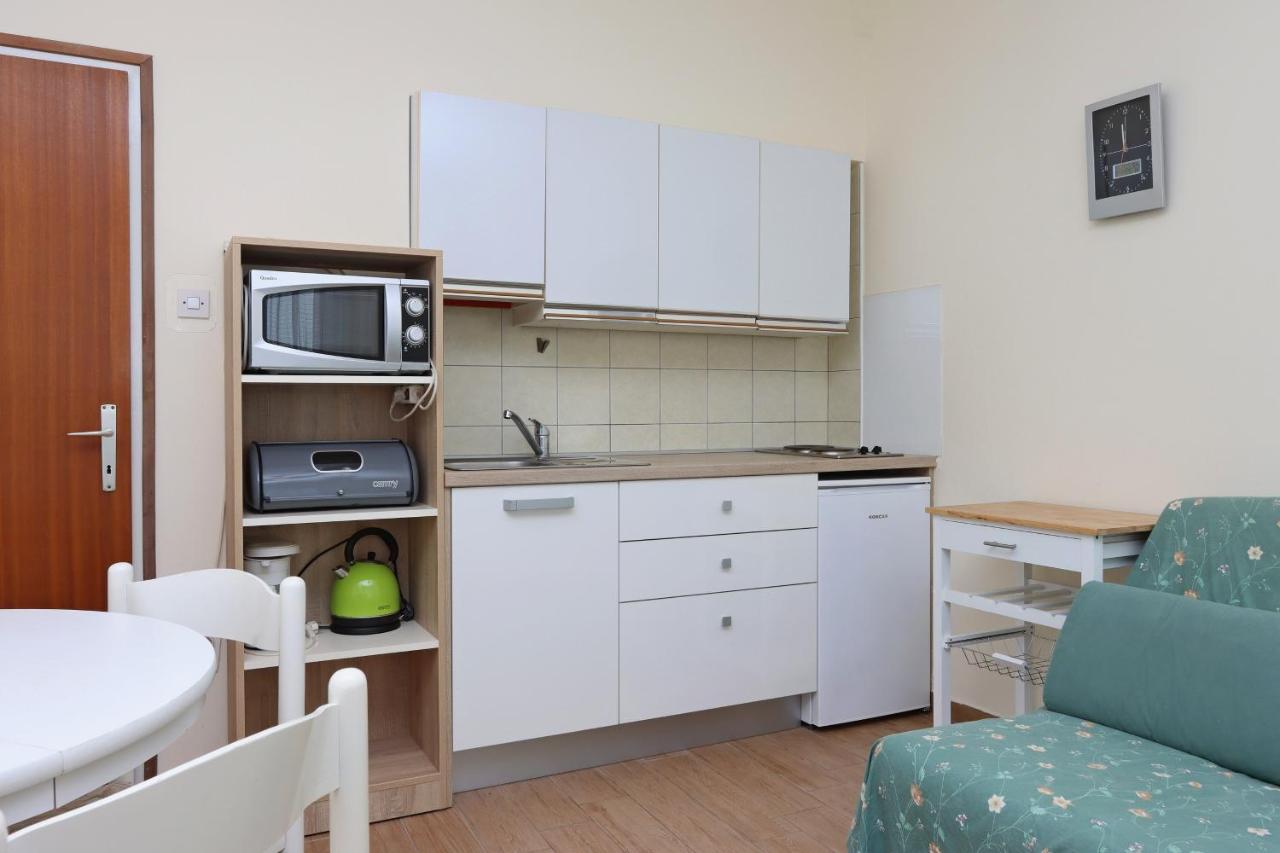 Apartments With A Parking Space Punat, Krk - 5410 Экстерьер фото