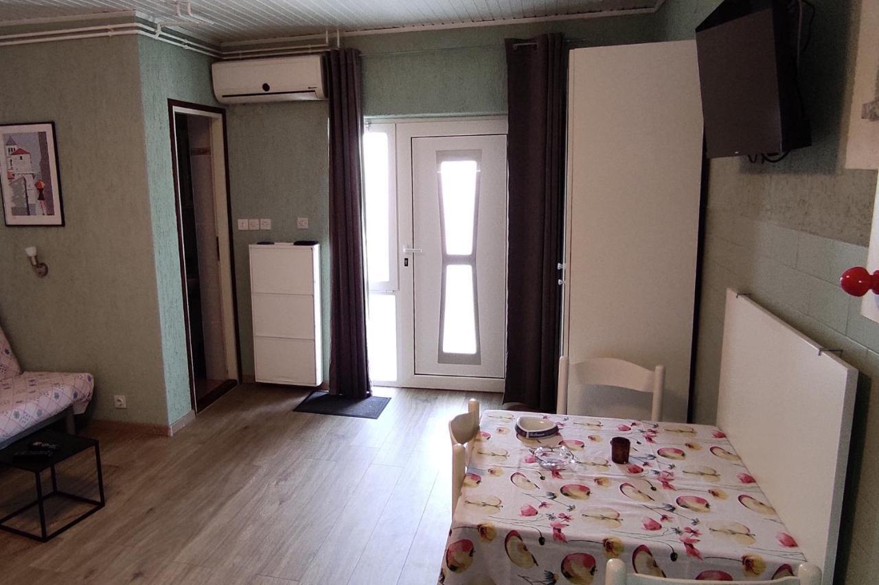 Apartments With A Parking Space Punat, Krk - 5410 Экстерьер фото
